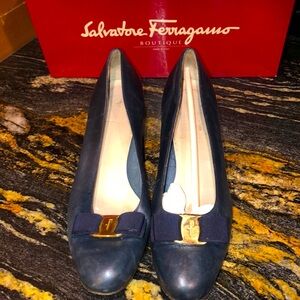 AUTHENTIC Salvatore Ferragamo Vara Shoes